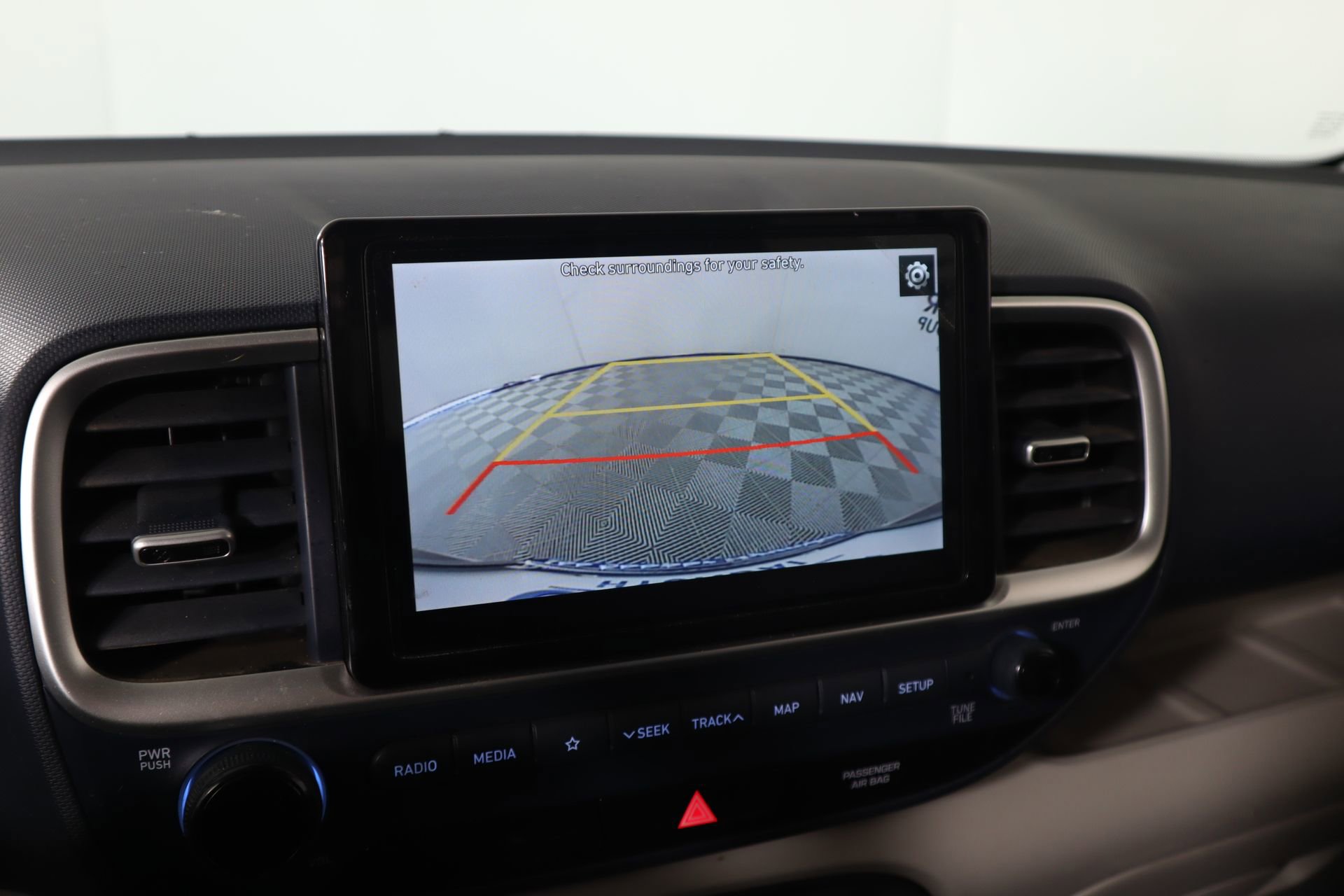 Used 2022 Hyundai Venue Limited image 6