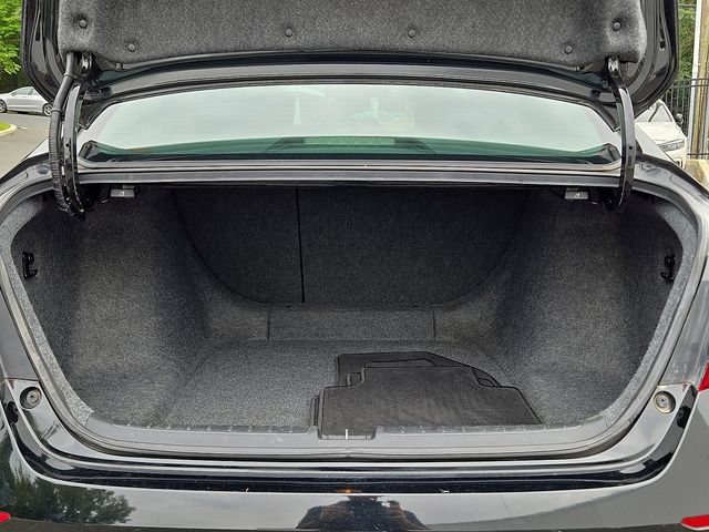 Used 2018 Honda Accord EX image 31