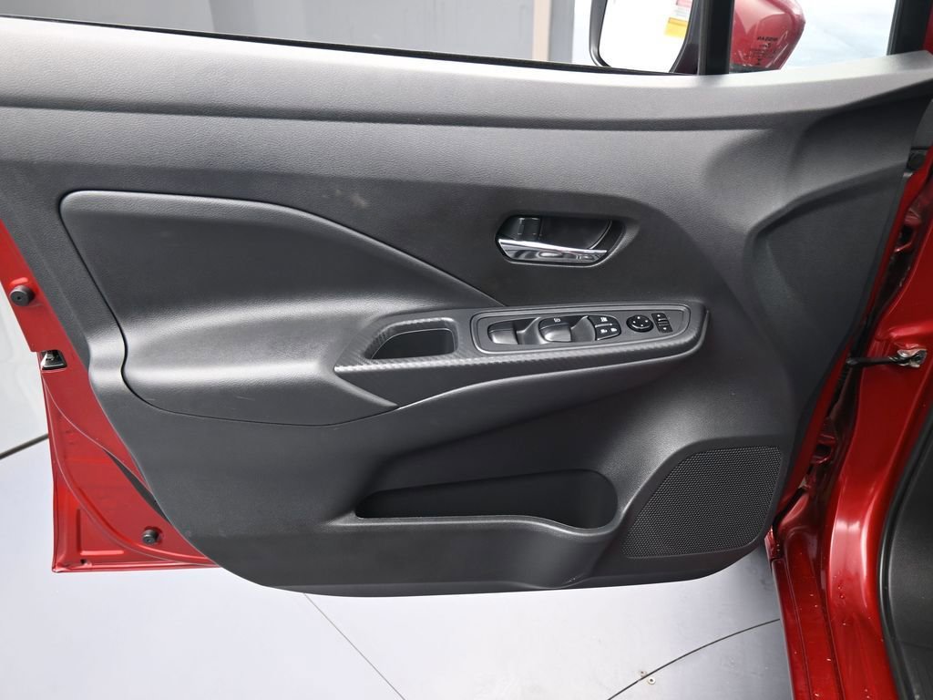 Used 2025 Nissan Versa SV image 12
