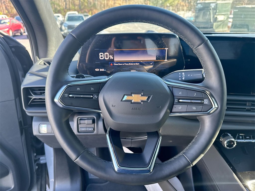 Used 2025 Chevrolet Silverado EV LT image 16