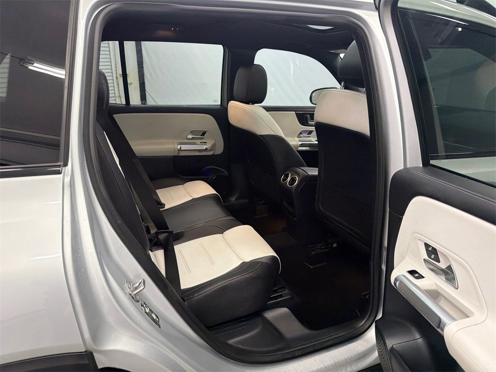 Used 2021 Mercedes-Benz GLB 250 image 17