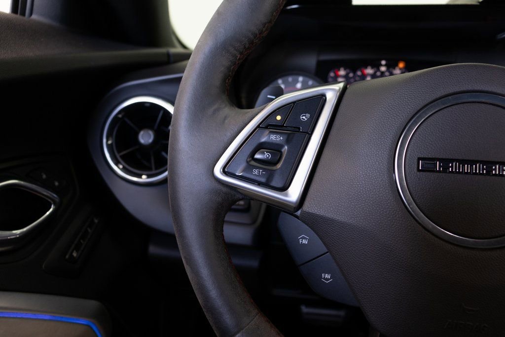 Used 2021 Chevrolet Camaro ZL1 RWD image 27