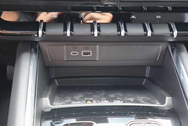 New 2025 GMC Canyon AT4 w/ Nightfall Edition image 24