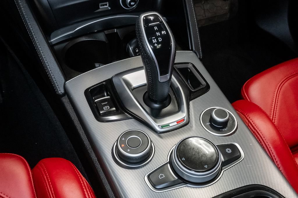 Used 2024 Alfa Romeo Stelvio Veloce image 22