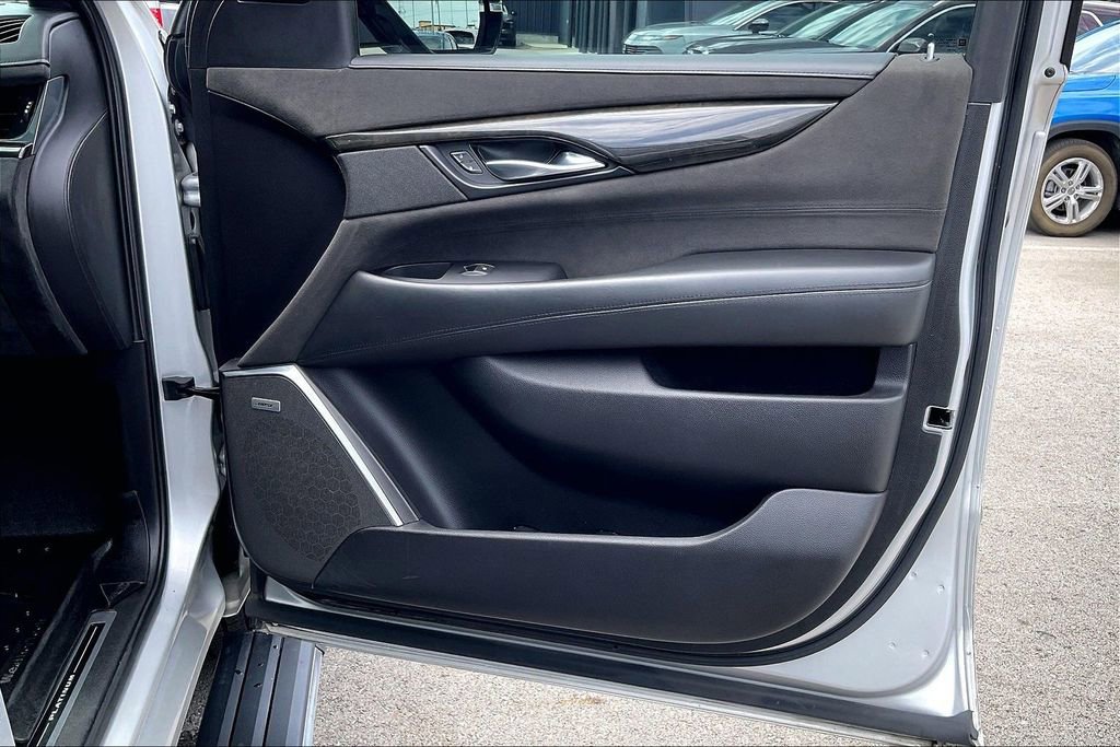 Used 2019 Cadillac Escalade ESV Platinum AWD/4WD image 26