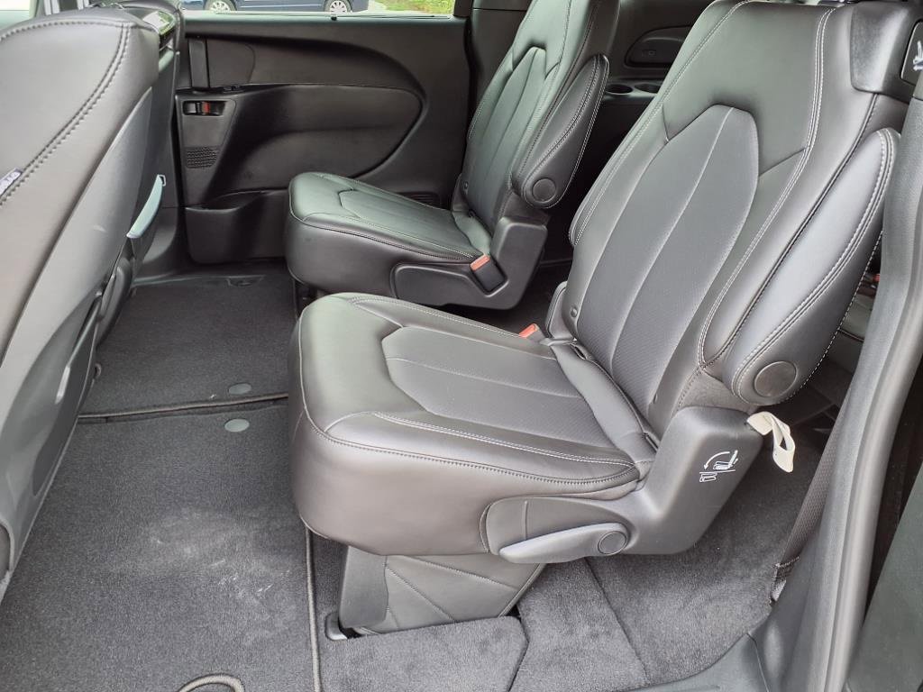 New 2026 Chrysler Pacifica Select image 7