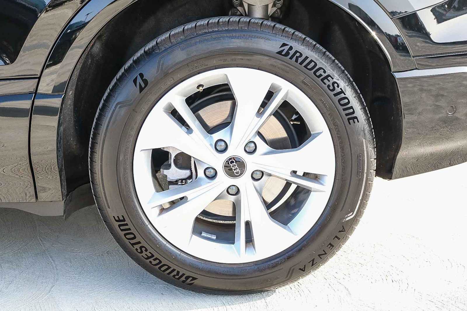 Used 2025 Audi Q6 e-tron Premium w/ Convenience Package image 13