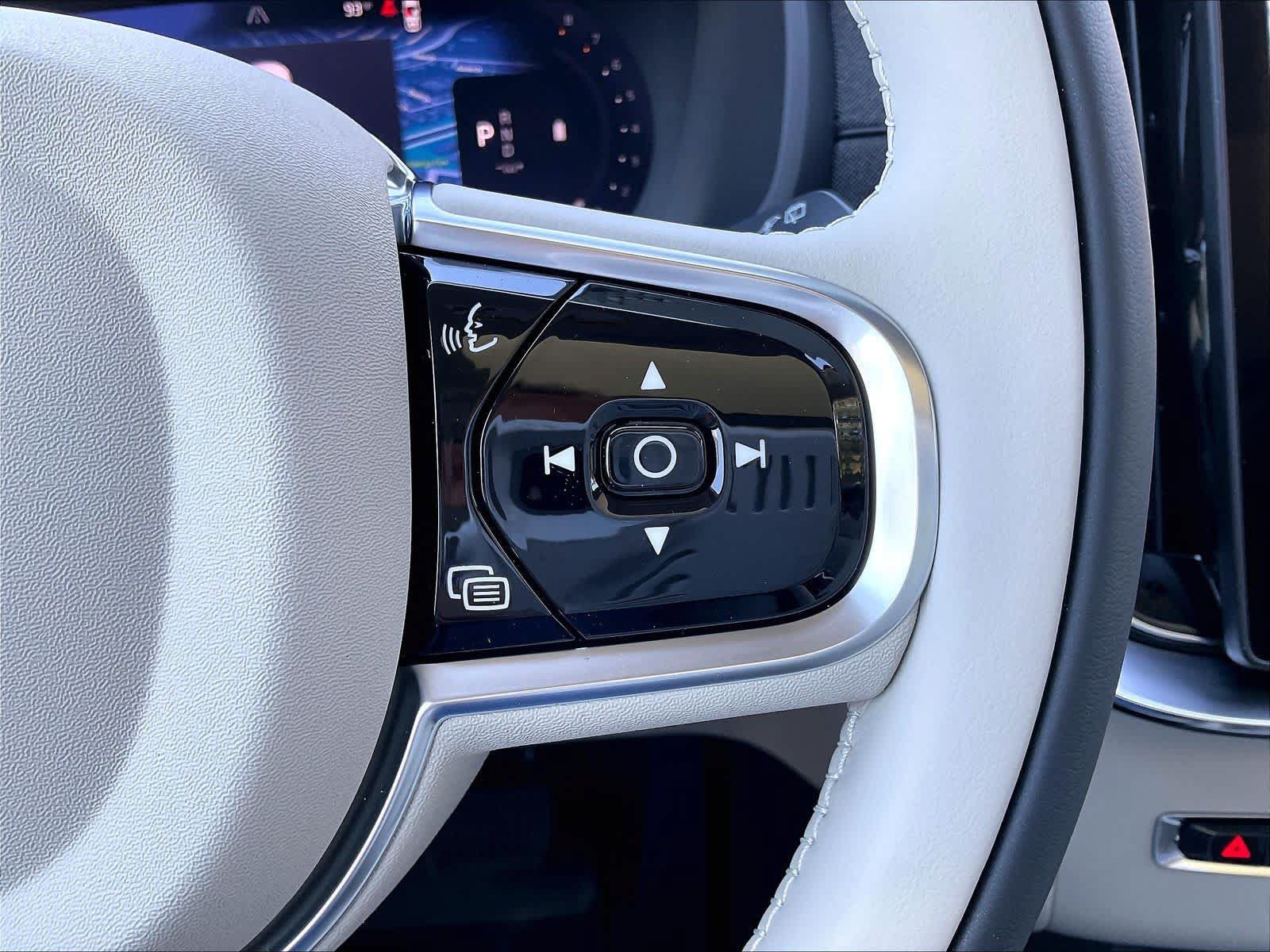 New 2027 Volvo XC90 B6 Ultra AWD/4WD image 18