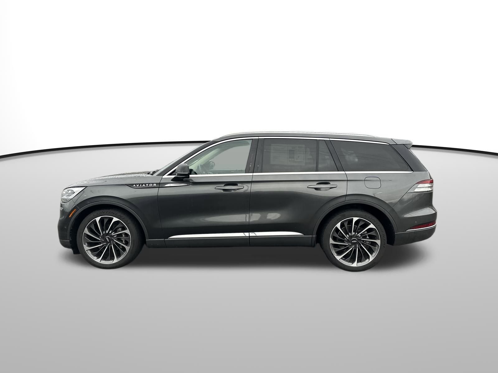 Used 2020 Lincoln Aviator Reserve image 2
