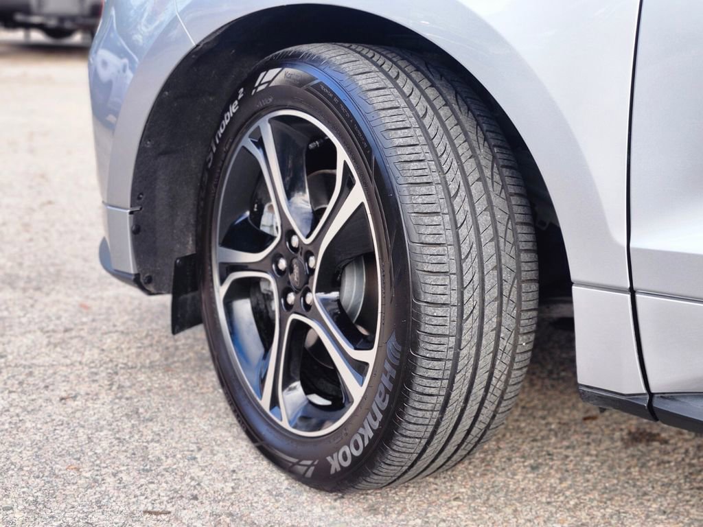 Certified 2020 Ford Edge ST w/ Cold Weather Package image 30