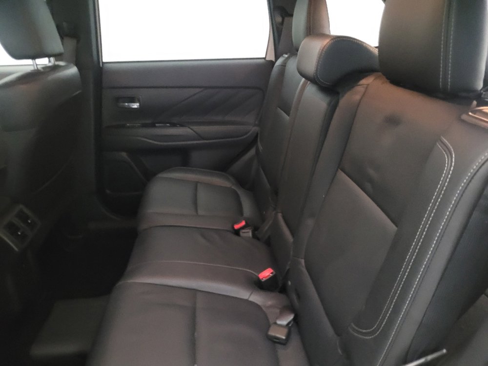 Used 2019 Mitsubishi Outlander SEL image 18