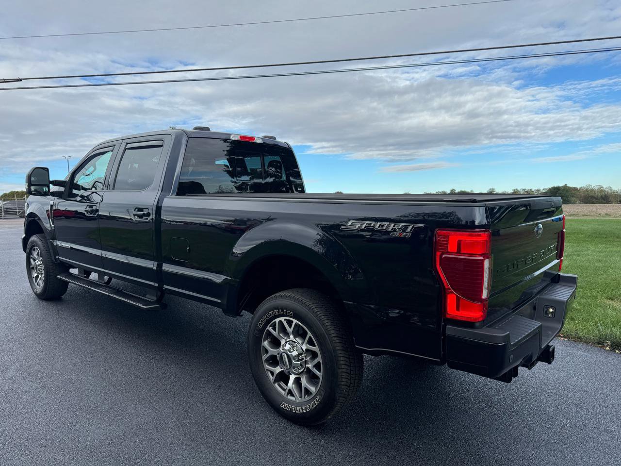 Used 2022 Ford F250 Lariat w/ Lariat Ultimate Package AWD/4WD image 4