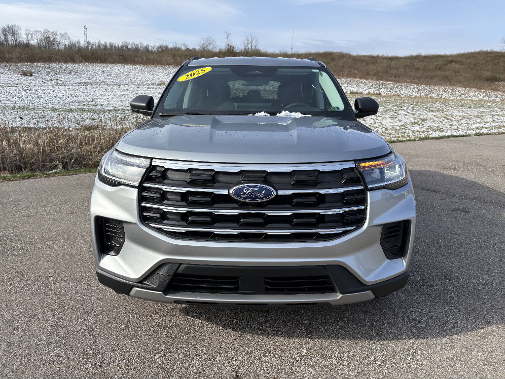 Used 2025 Ford Explorer Active image 8