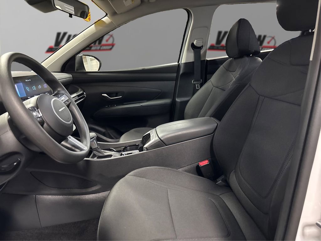 Certified 2025 Hyundai Tucson SE image 9
