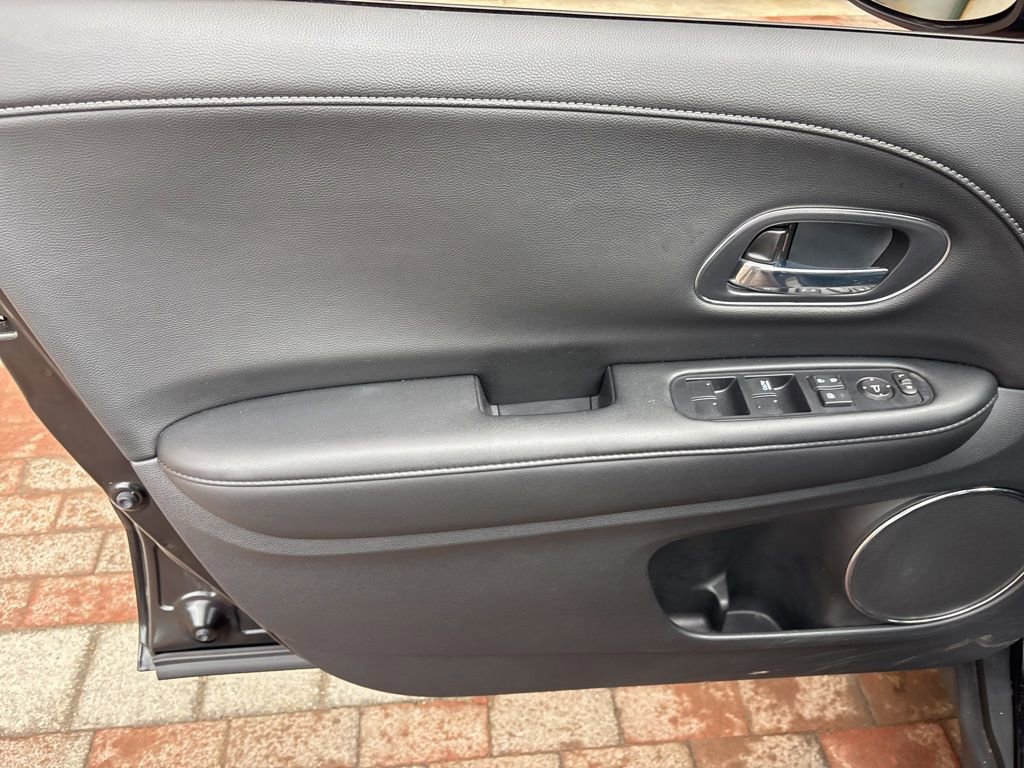 Used 2022 Honda HR-V EX-L image 11