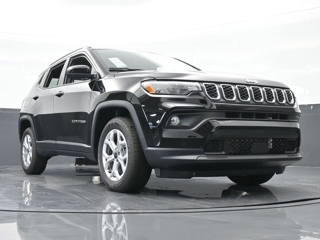 Used 2025 Jeep Compass Latitude image 54