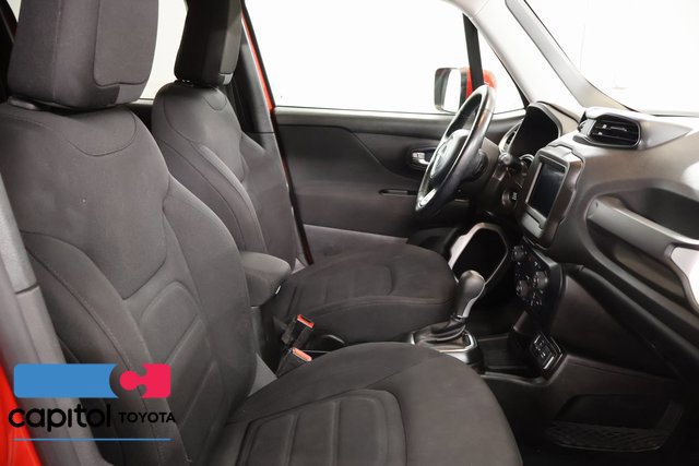 Used 2020 Jeep Renegade Latitude w/ Cold Weather Group FWD image 26