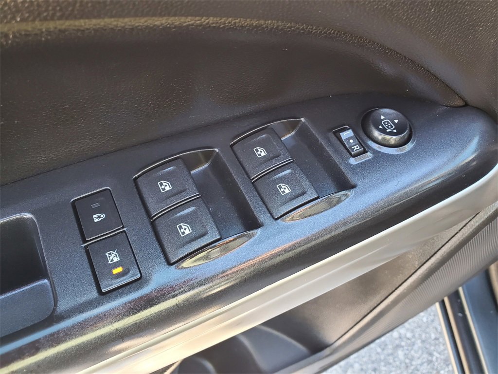 Used 2015 Chevrolet Colorado LT w/ LT Convenience Package image 9