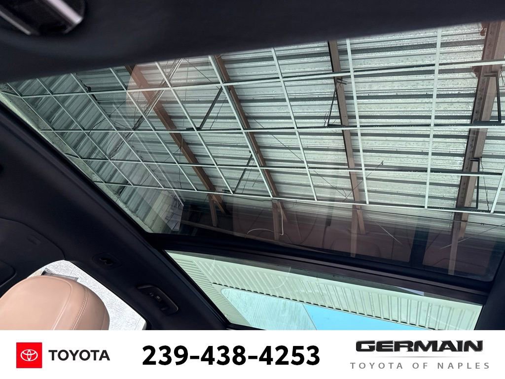 Used 2021 Porsche Cayenne AWD/4WD image 12