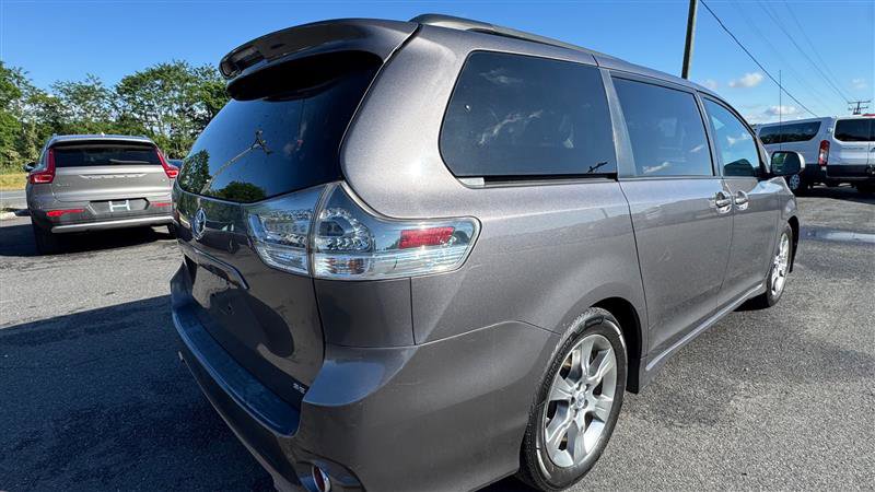 Used 2011 Toyota Sienna SE w/ Preferred Pkg FWD image 29