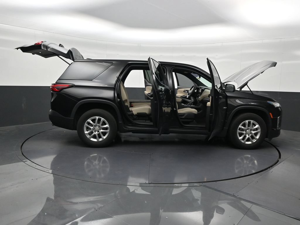 Used 2023 Chevrolet Traverse LS FWD image 33