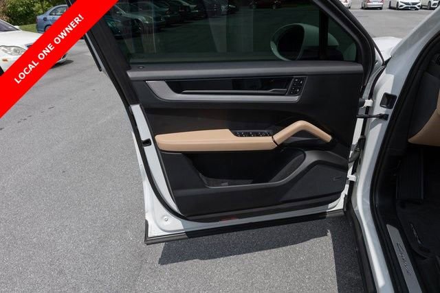 Used 2024 Porsche Cayenne image 15