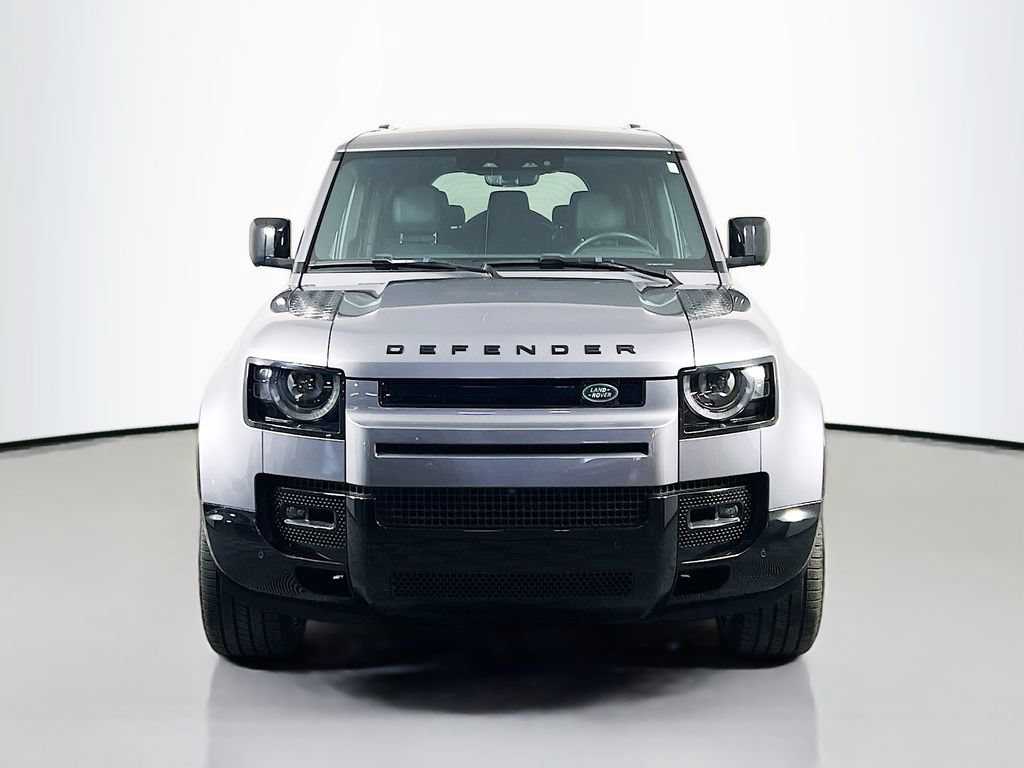 Used 2024 Land Rover Defender 130 X-Dynamic SE AWD/4WD image 2