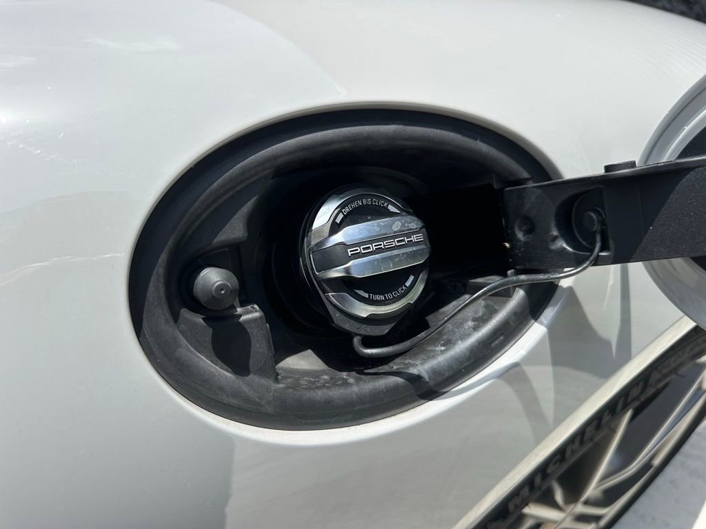 Certified 2025 Porsche 718 Cayman RWD image 37