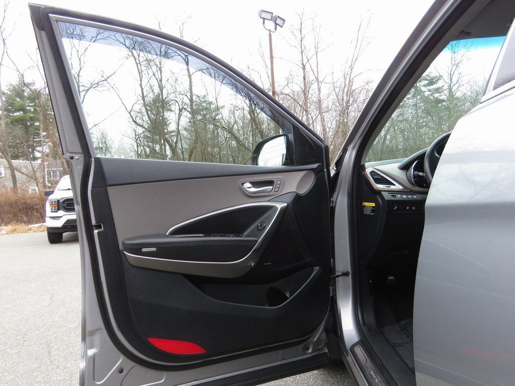 Used 2017 Hyundai Santa Fe Limited image 9