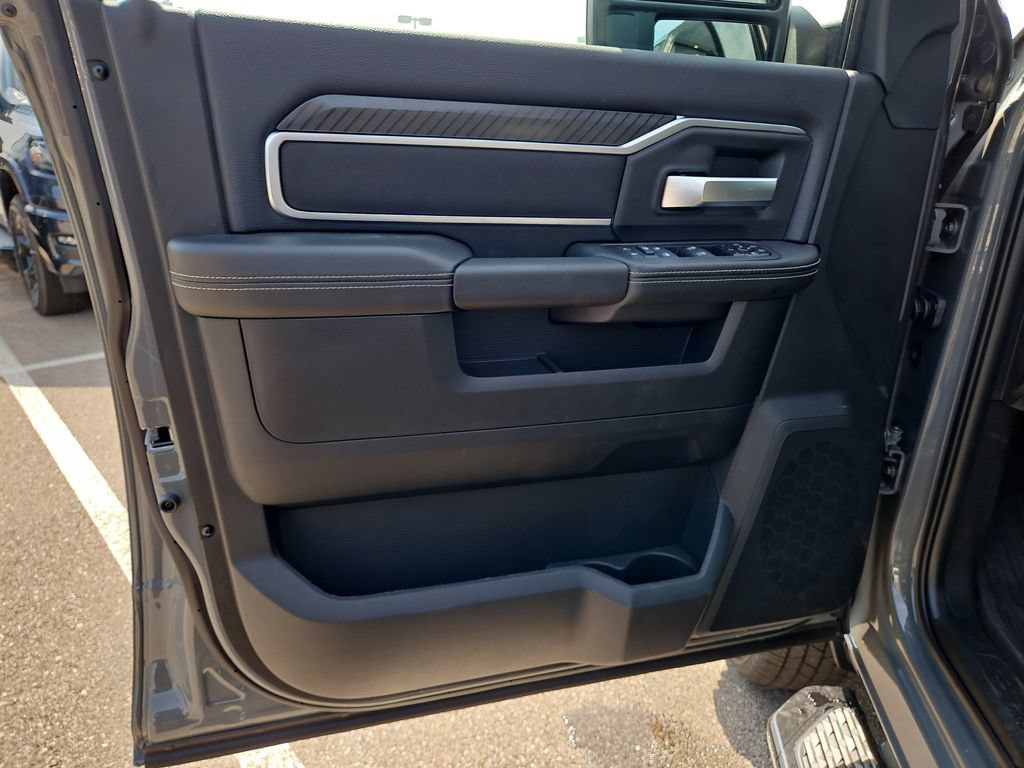 New 2027 RAM 3500 Big Horn AWD/4WD image 19
