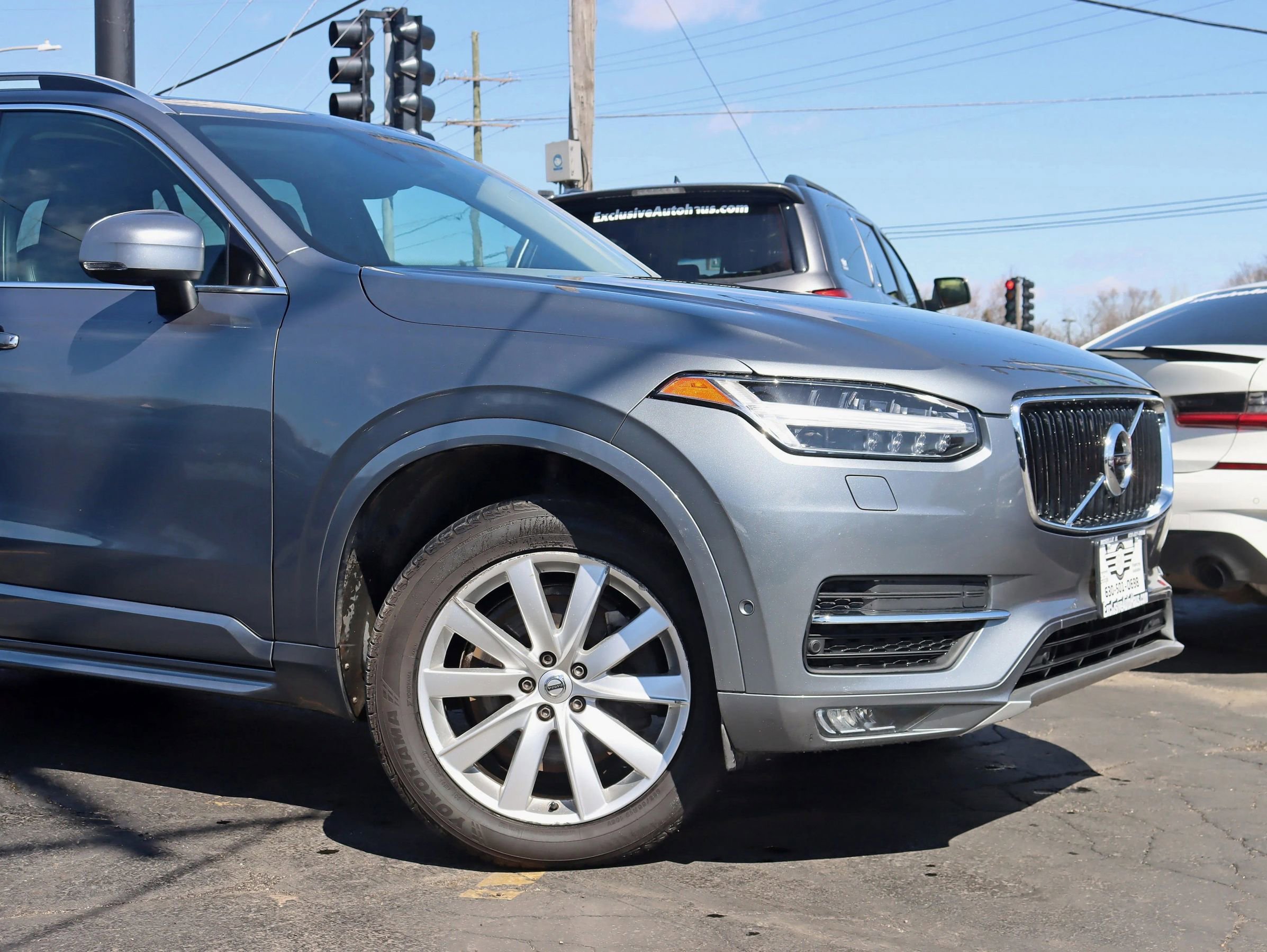 Used 2017 Volvo XC90 T6 Momentum w/ Vision Package image 4