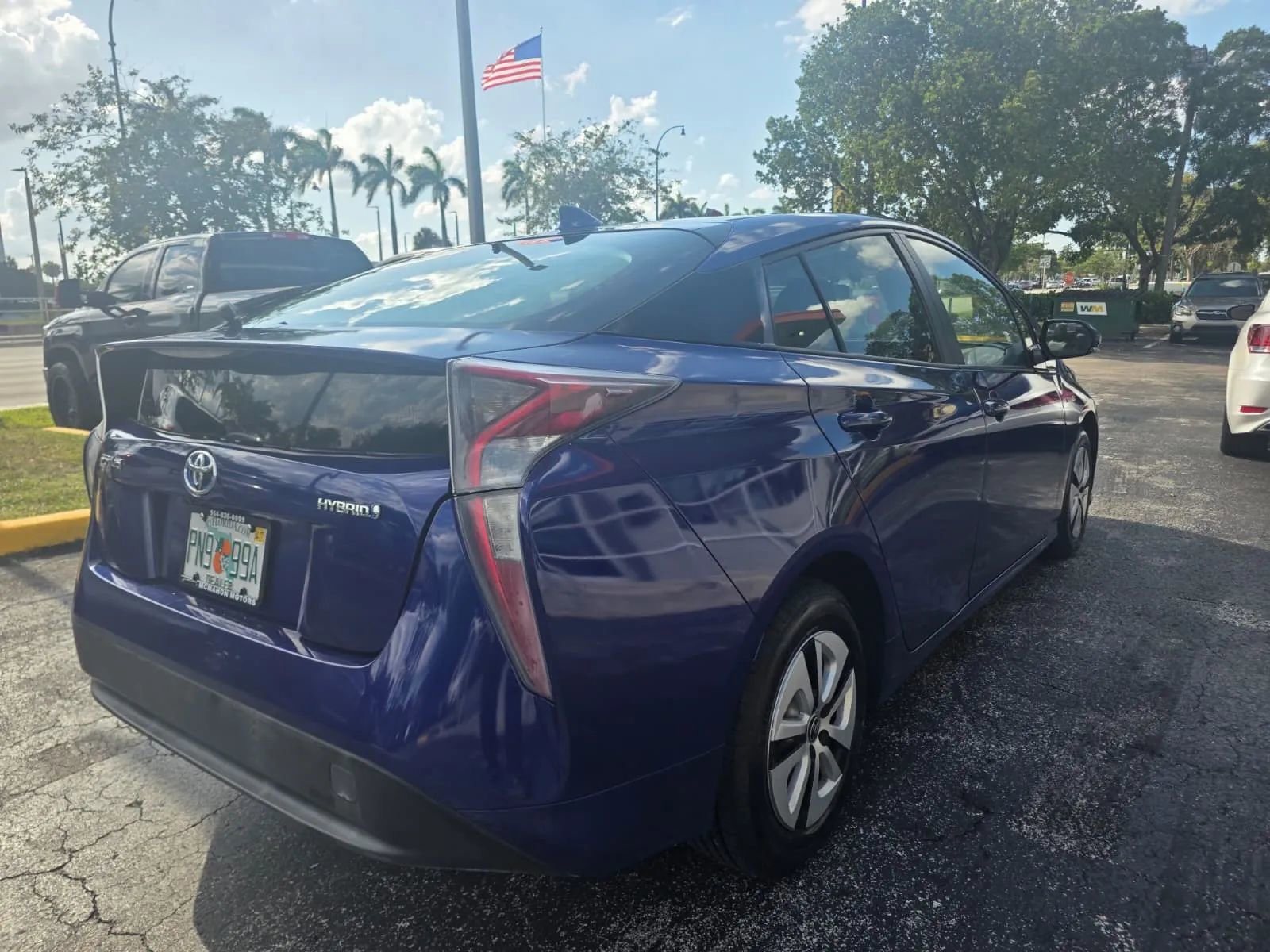 Used 2016 Toyota Prius Four Touring FWD image 4