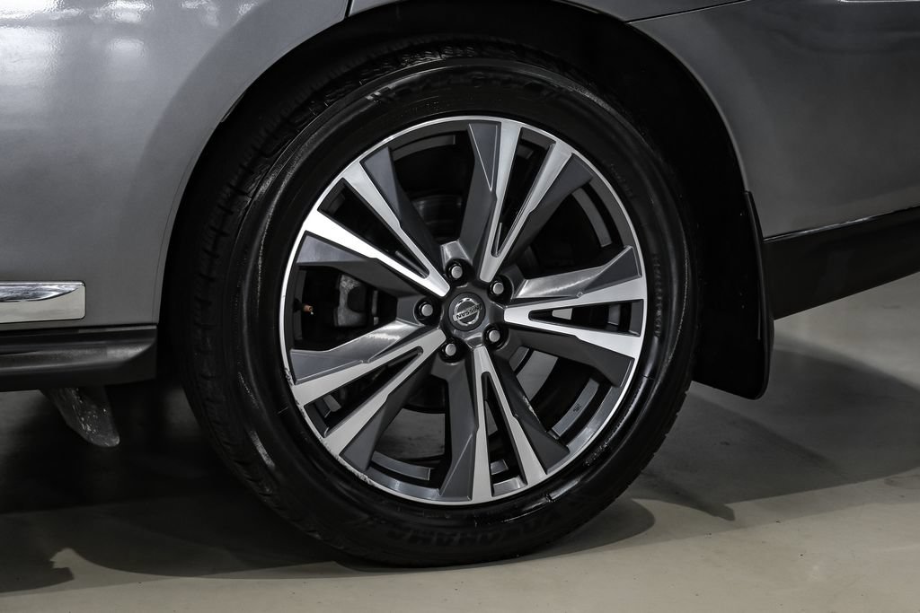 Used 2020 Nissan Pathfinder Platinum FWD image 65