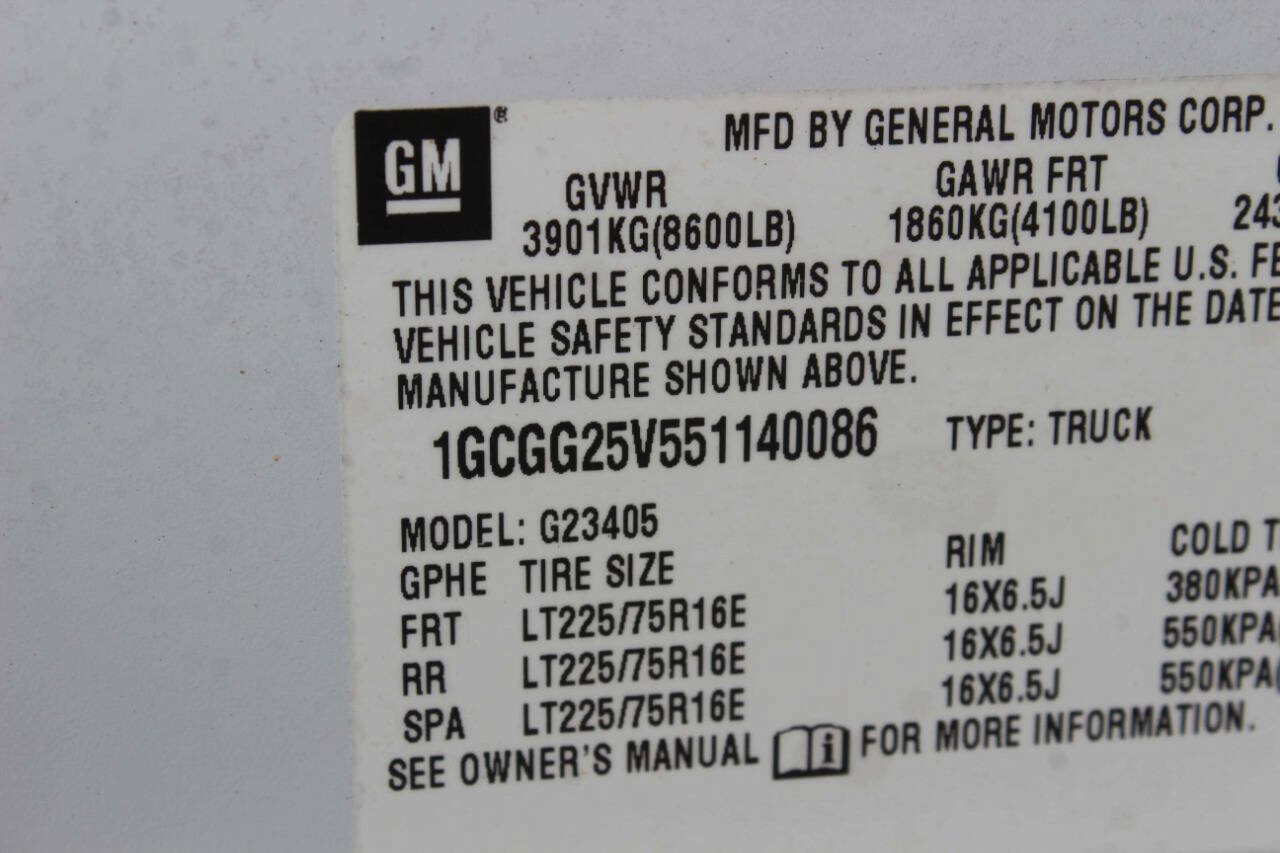 Used 2005 Chevrolet Express 2500 RWD image 10
