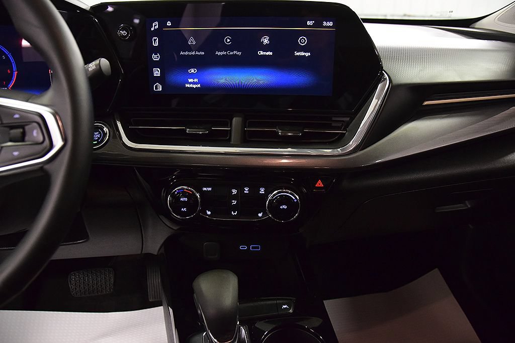 Used 2024 Chevrolet Trax ACTIV w/ Driver Confidence Package FWD image 24