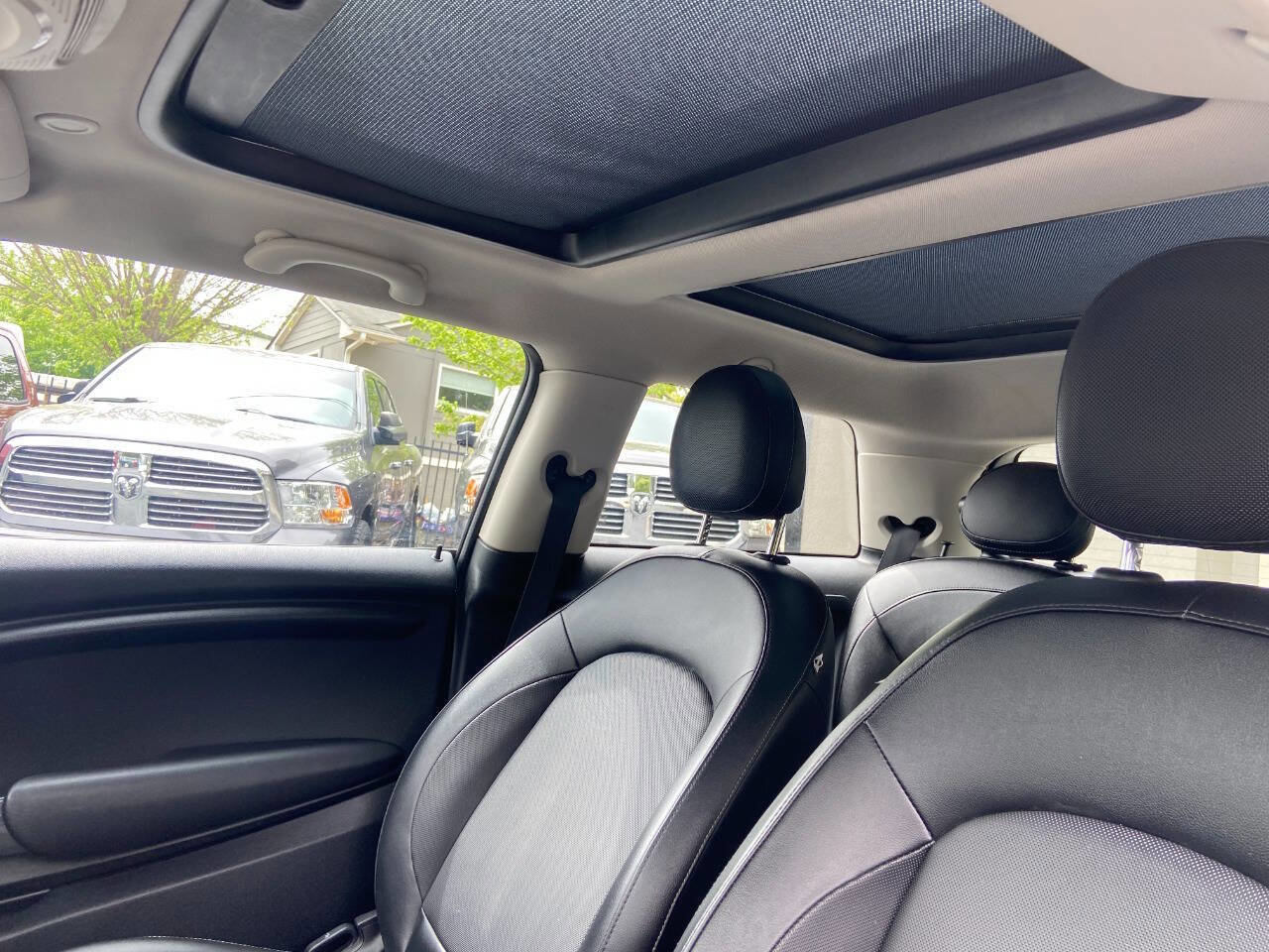 Used 2015 MINI Cooper 2-Door Hardtop image 16