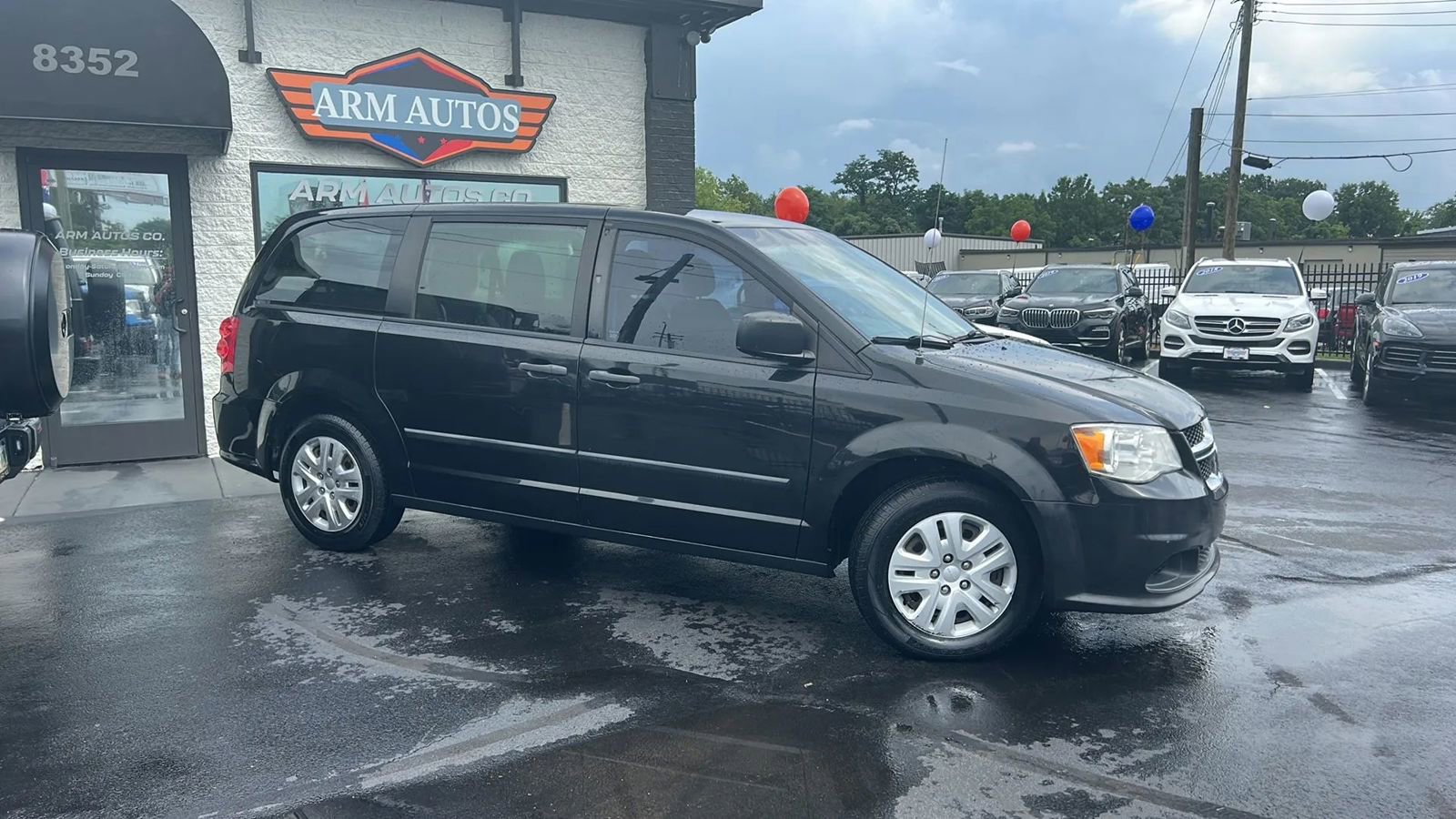 Used 2014 Dodge Grand Caravan American Value Package FWD image 3