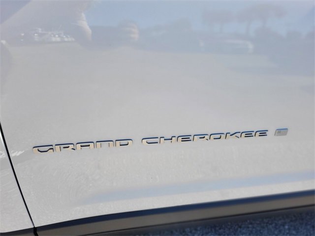 New 2025 Jeep Grand Cherokee Laredo w/ MOPAR Finishing Package image 3