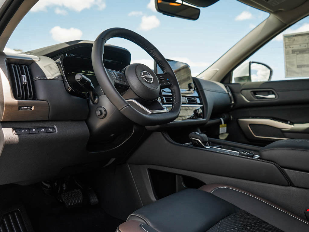 New 2025 Nissan Pathfinder Platinum image 20