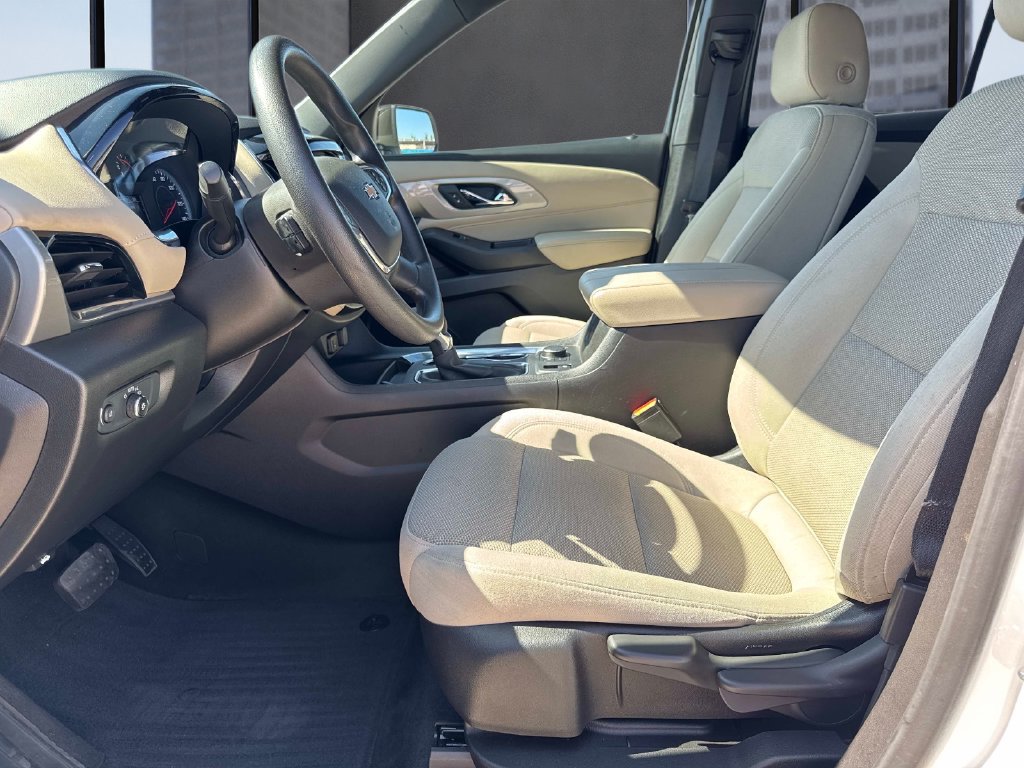 Used 2022 Chevrolet Traverse LS FWD image 22