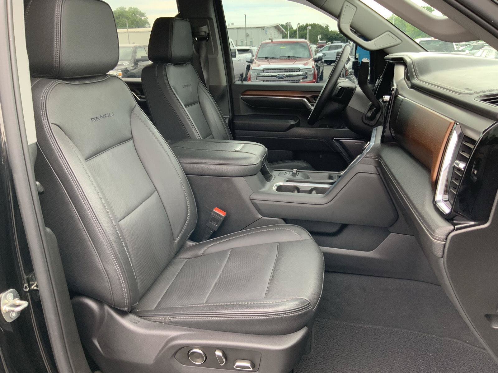 Used 2024 GMC Sierra 3500 Denali w/ Denali Reserve Package AWD/4WD image 67