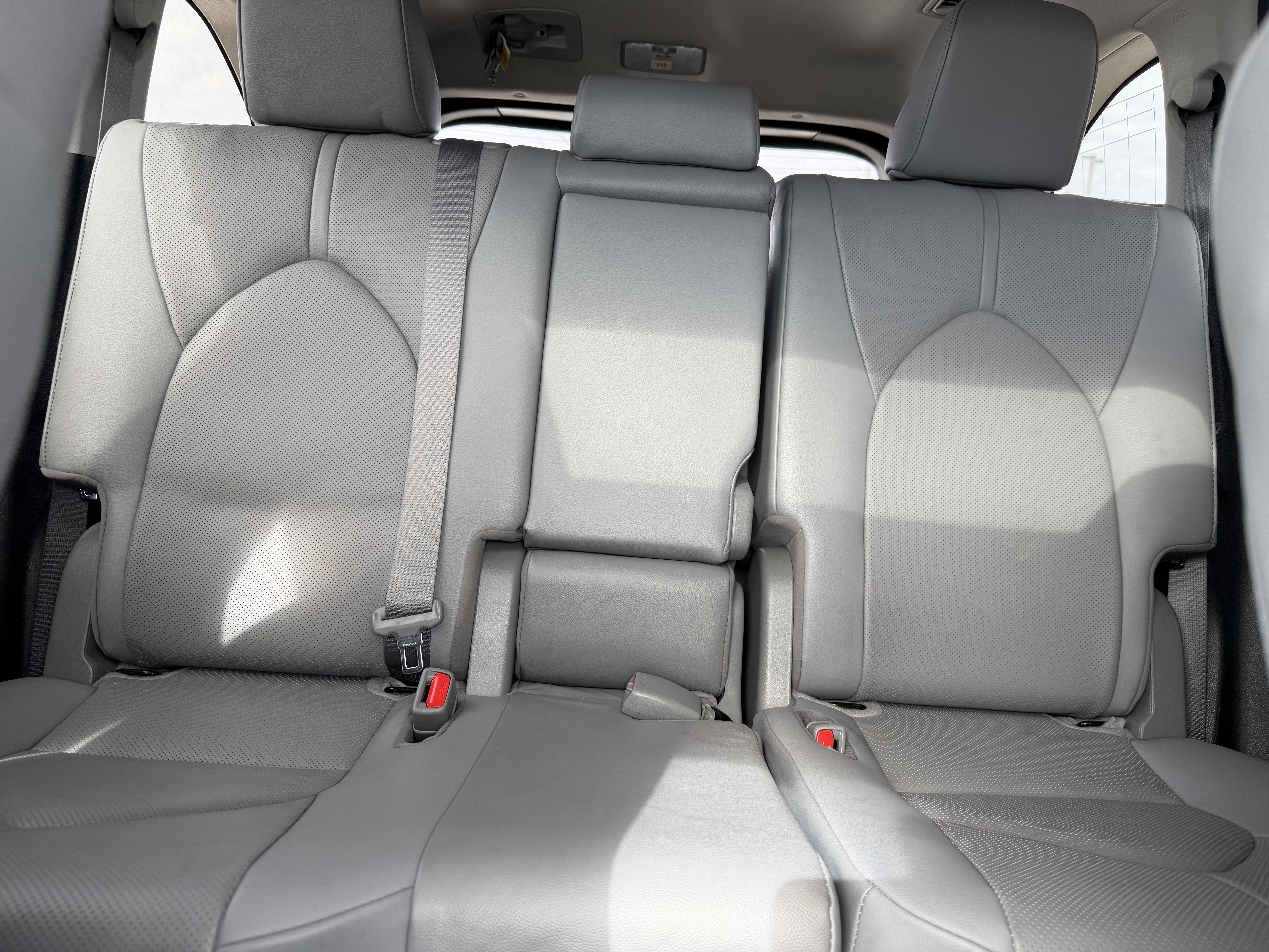 Used 2020 Toyota Highlander Limited image 13