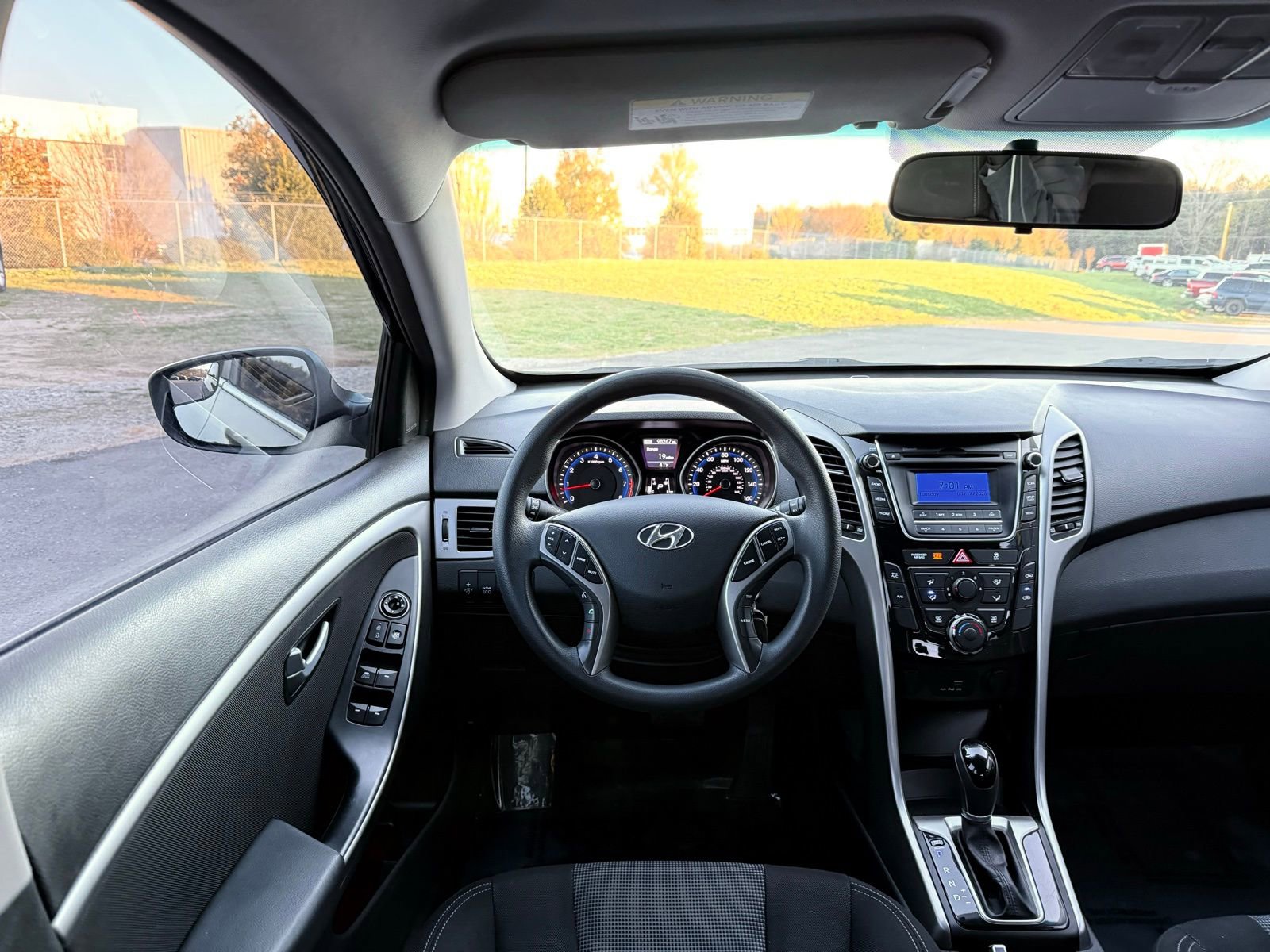 Used 2017 Hyundai Elantra GT image 29