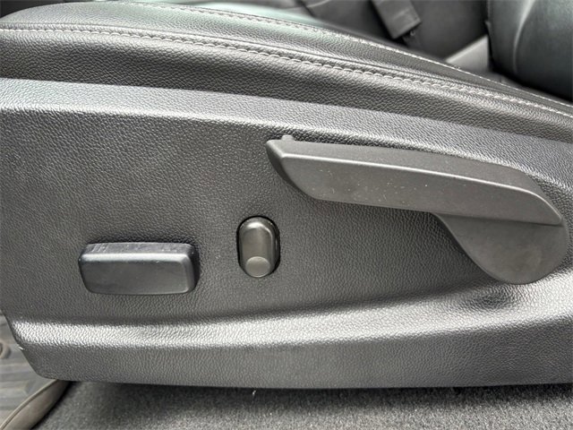 Used 2022 Chevrolet Colorado ZR2 w/ LPO, Door Decal Package image 16