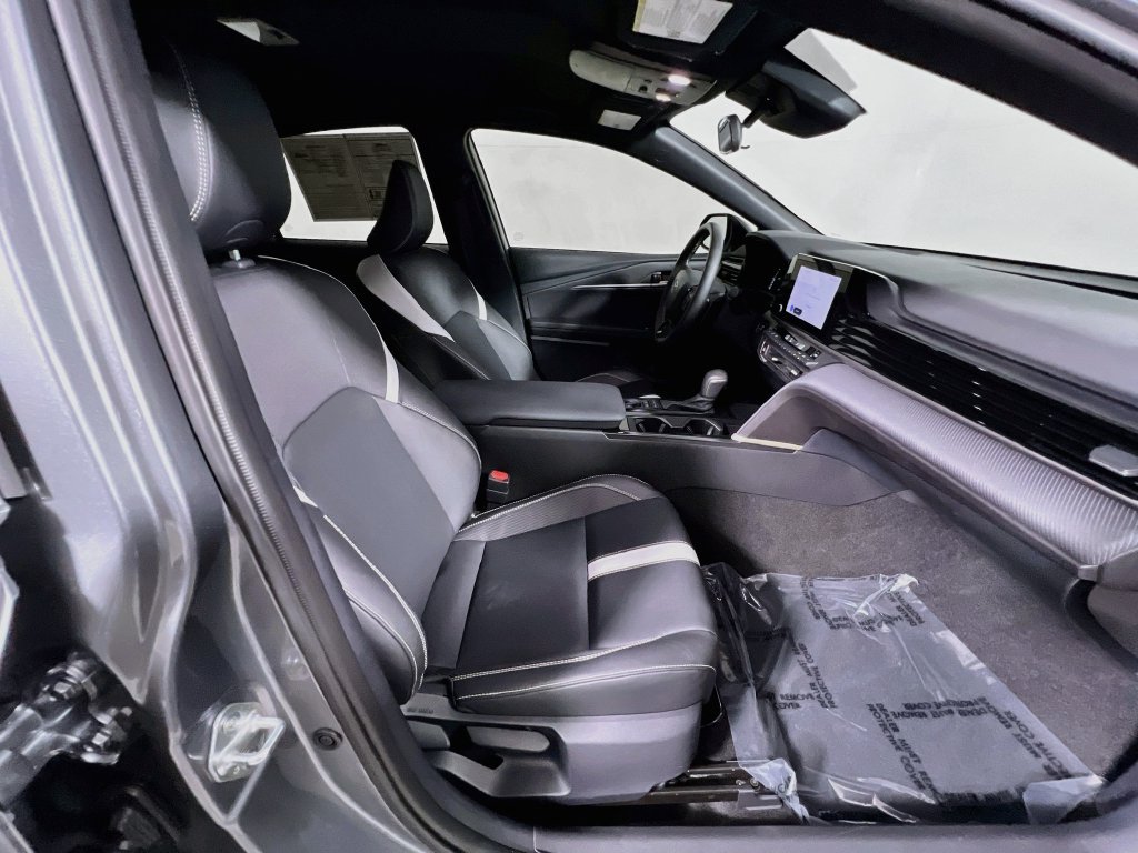 Used 2026 Toyota Camry SE FWD image 28
