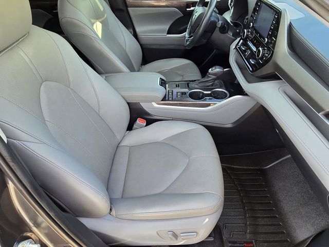 Used 2020 Toyota Highlander Limited image 34