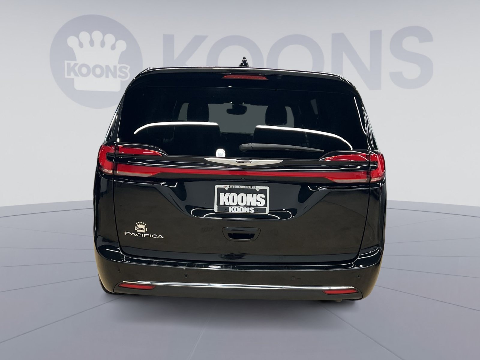Used 2025 Chrysler Pacifica Select FWD image 4