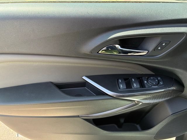 Used 2025 Chevrolet Trax ACTIV FWD image 12