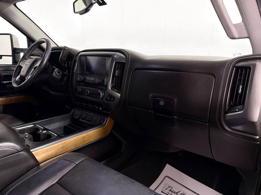 Used 2018 Chevrolet Silverado 1500 LTZ image 31
