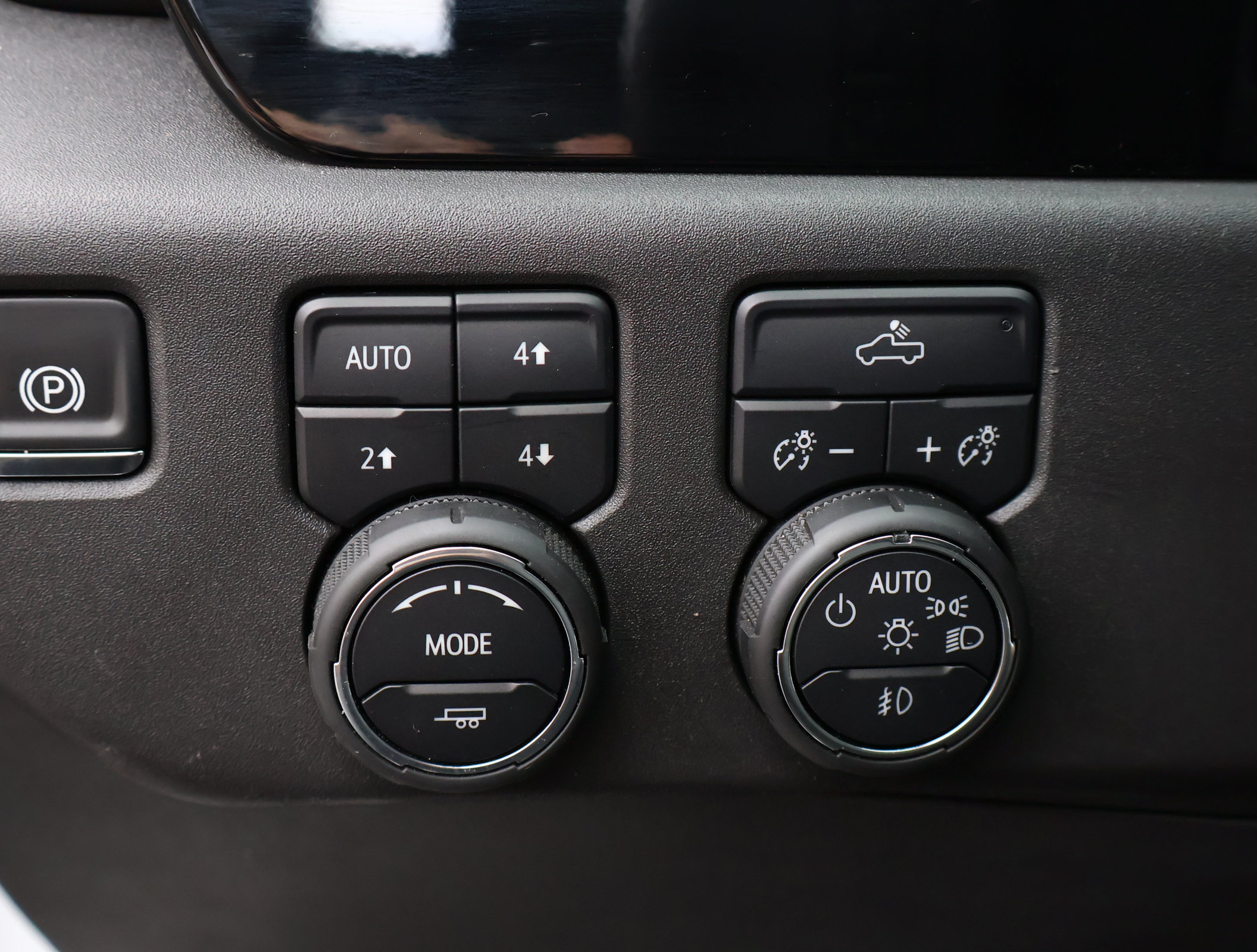 Used 2025 Chevrolet Silverado 1500 LT Trail Boss w/ Convenience Package II AWD/4WD image 13